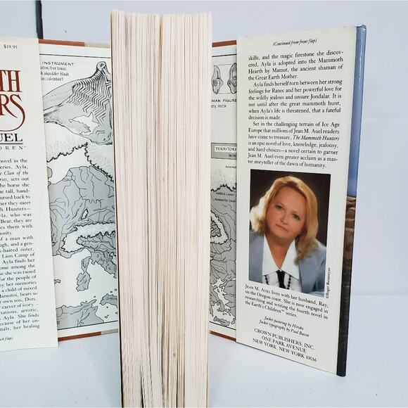 The Mammoth Hunters by Jean Auel Hardcover #3 - Picture 3 of 6